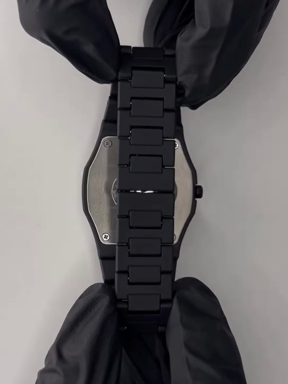 AURA Arabic Edition – Stylish Black Dial | Premium Design